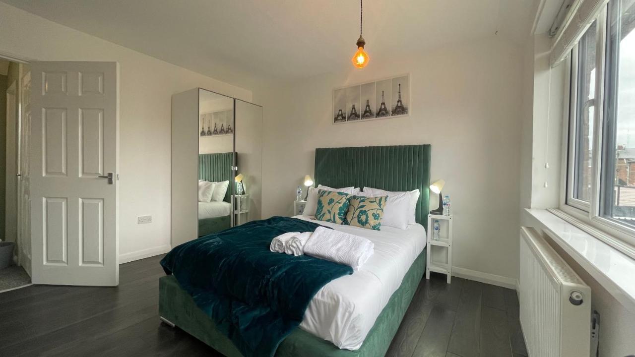 Fully Serviced Three Bed House In Дарем Экстерьер фото